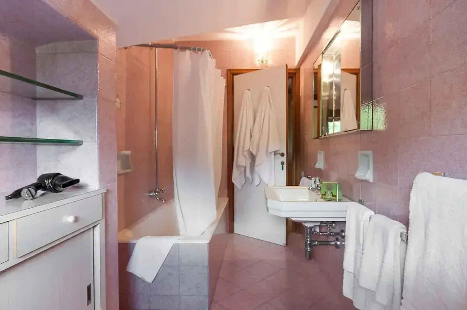 Near Rome Villa Pool Tennis Courts Perfect Family Reunion or Off-site Meeting