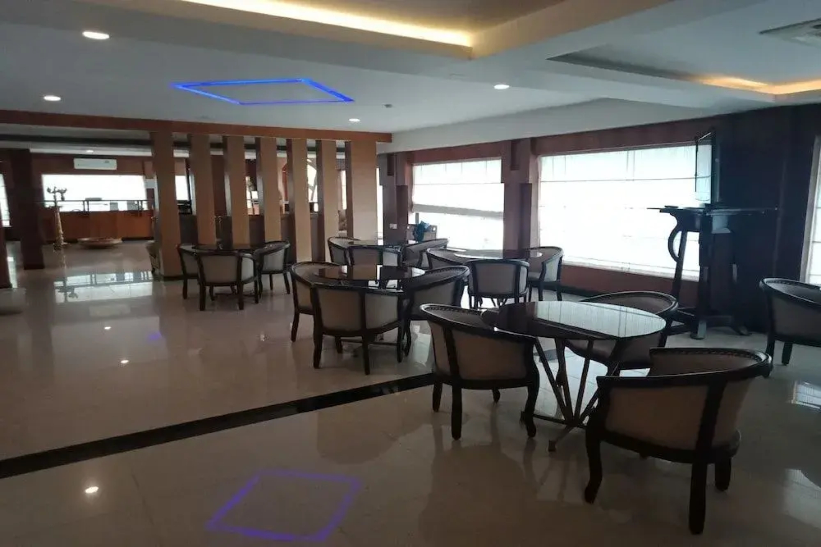 Capital O 19742 Hotel Dona Castle