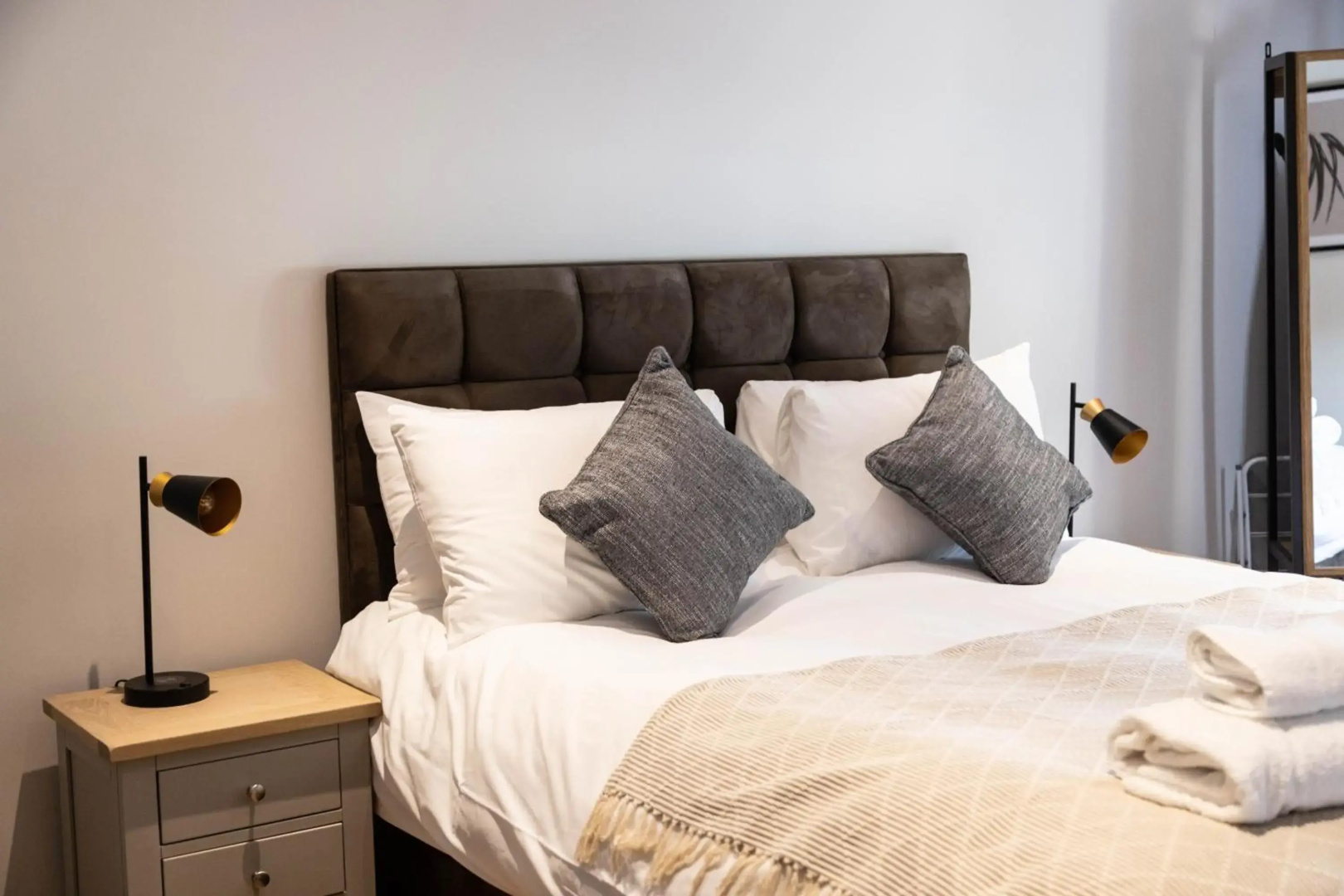 Serviced Guest ApartSuites The Unicorn