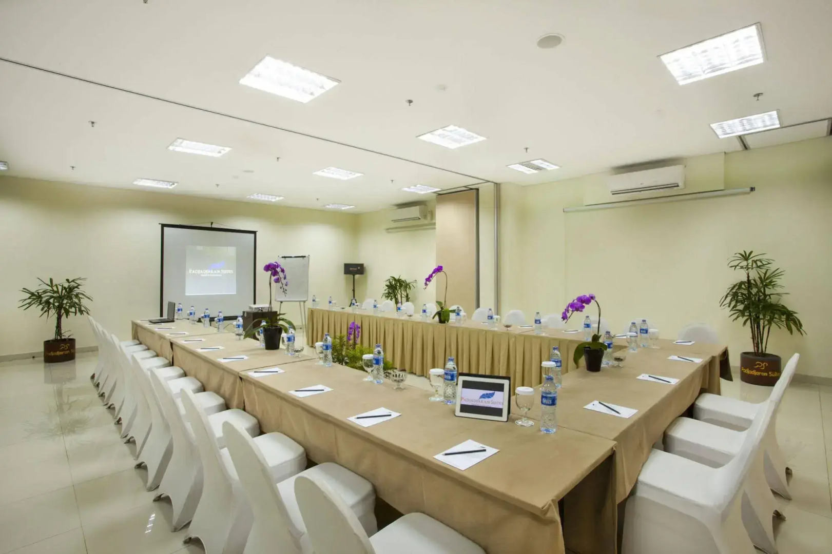 Padjadjaran Suites Hotel Bogor