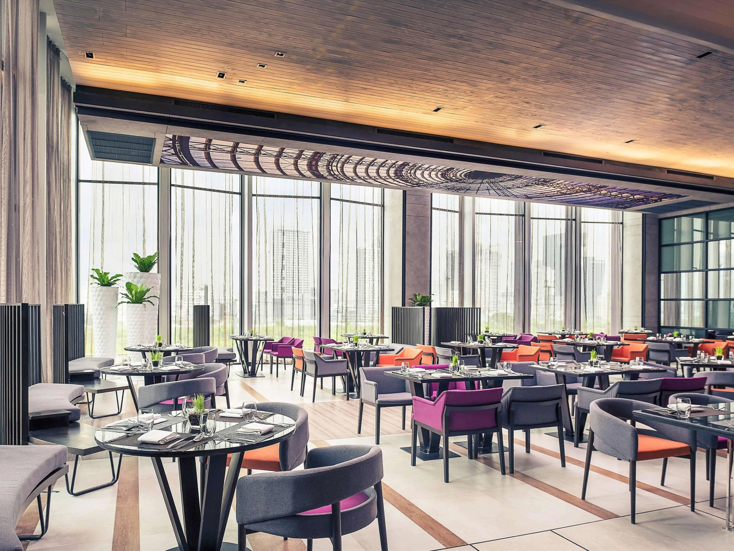 Отель Mercure Bangkok Makkasan