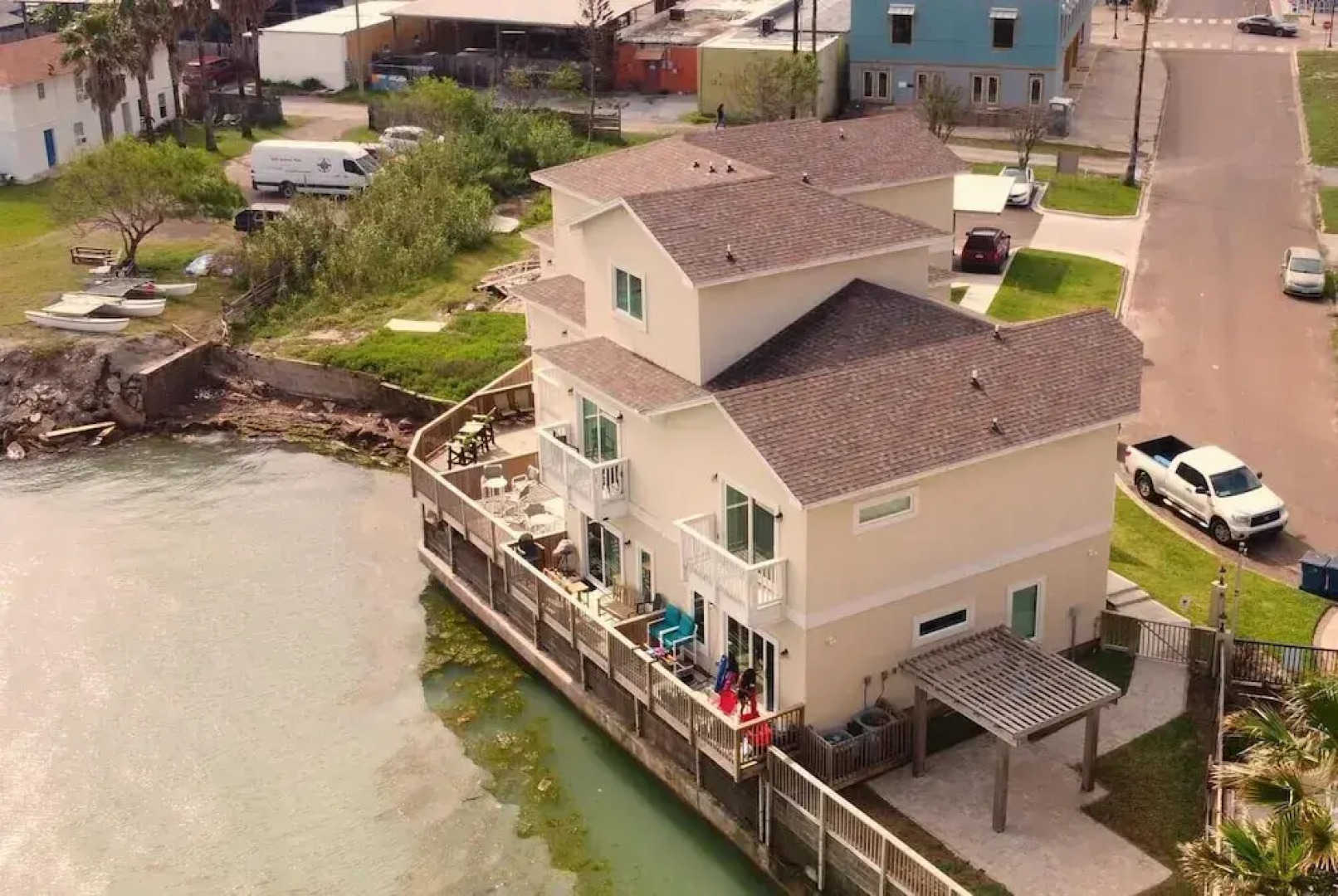 New Waterfront Bungalow Fishermans Paradise 2 Bedroom Home by RedAwning