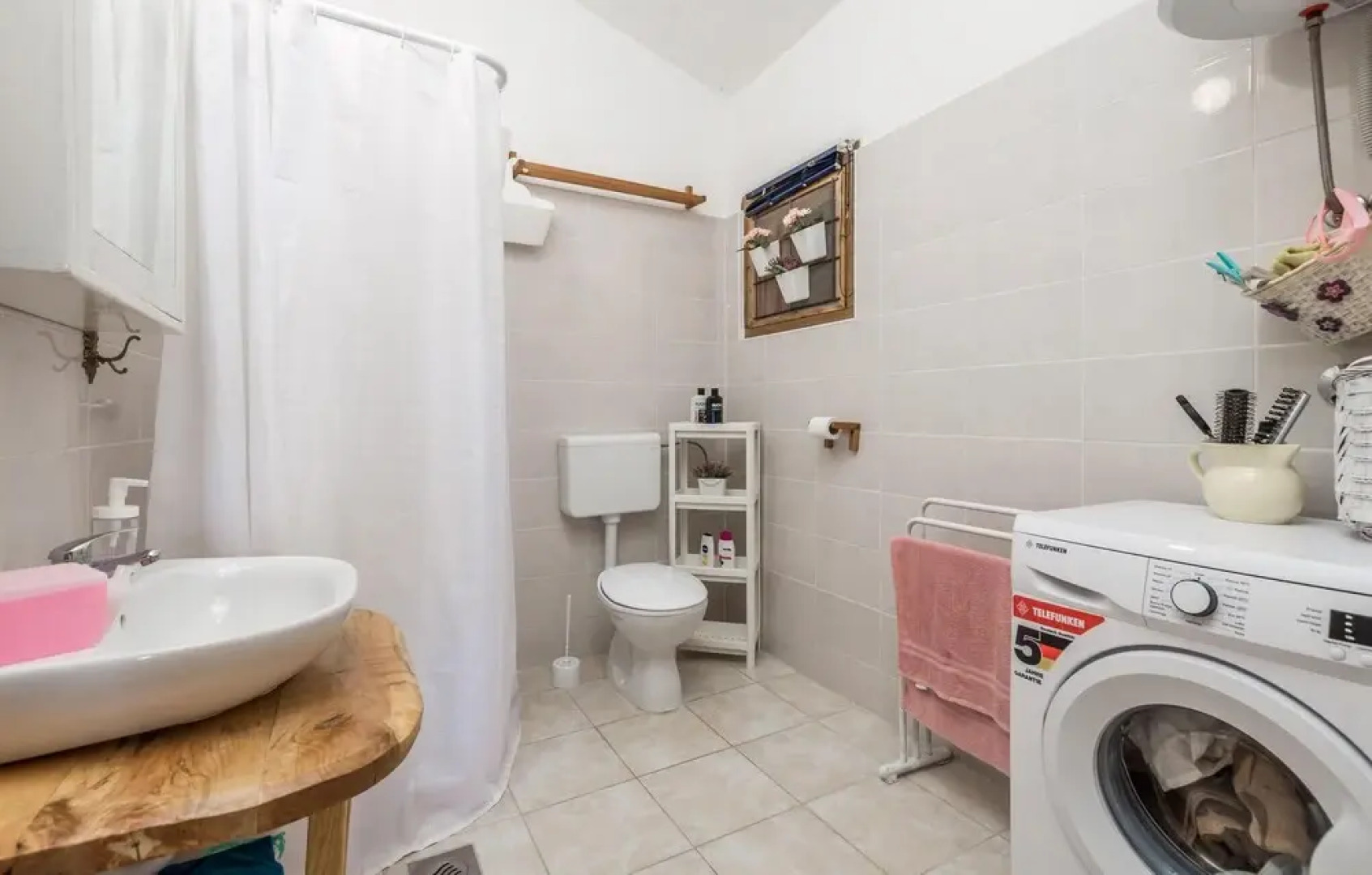 Beautiful Home in Lukovo Sugarje With 3 Bedrooms and Wifi