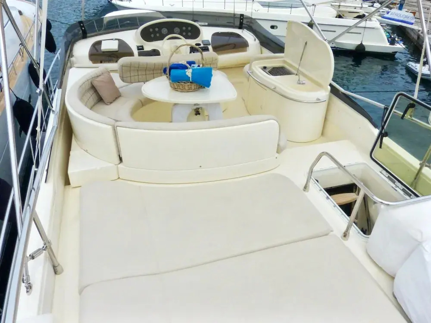 Property With 3 Bedrooms in Alimos, With Wonderful sea View, Furnished