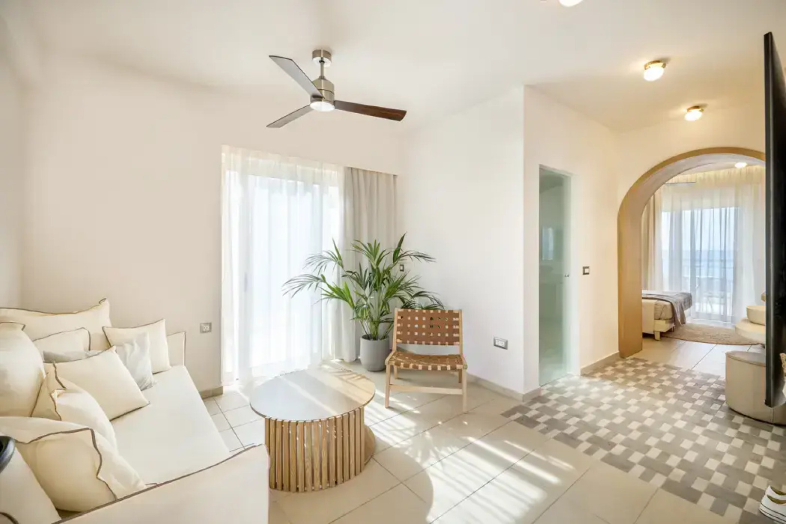 Maravel Star Art Hotel