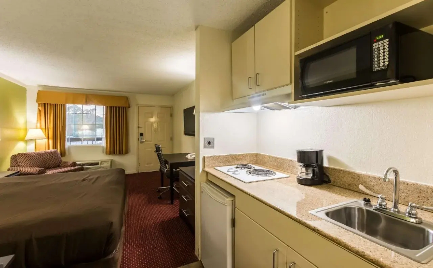 Suburban Studios Florence I-95