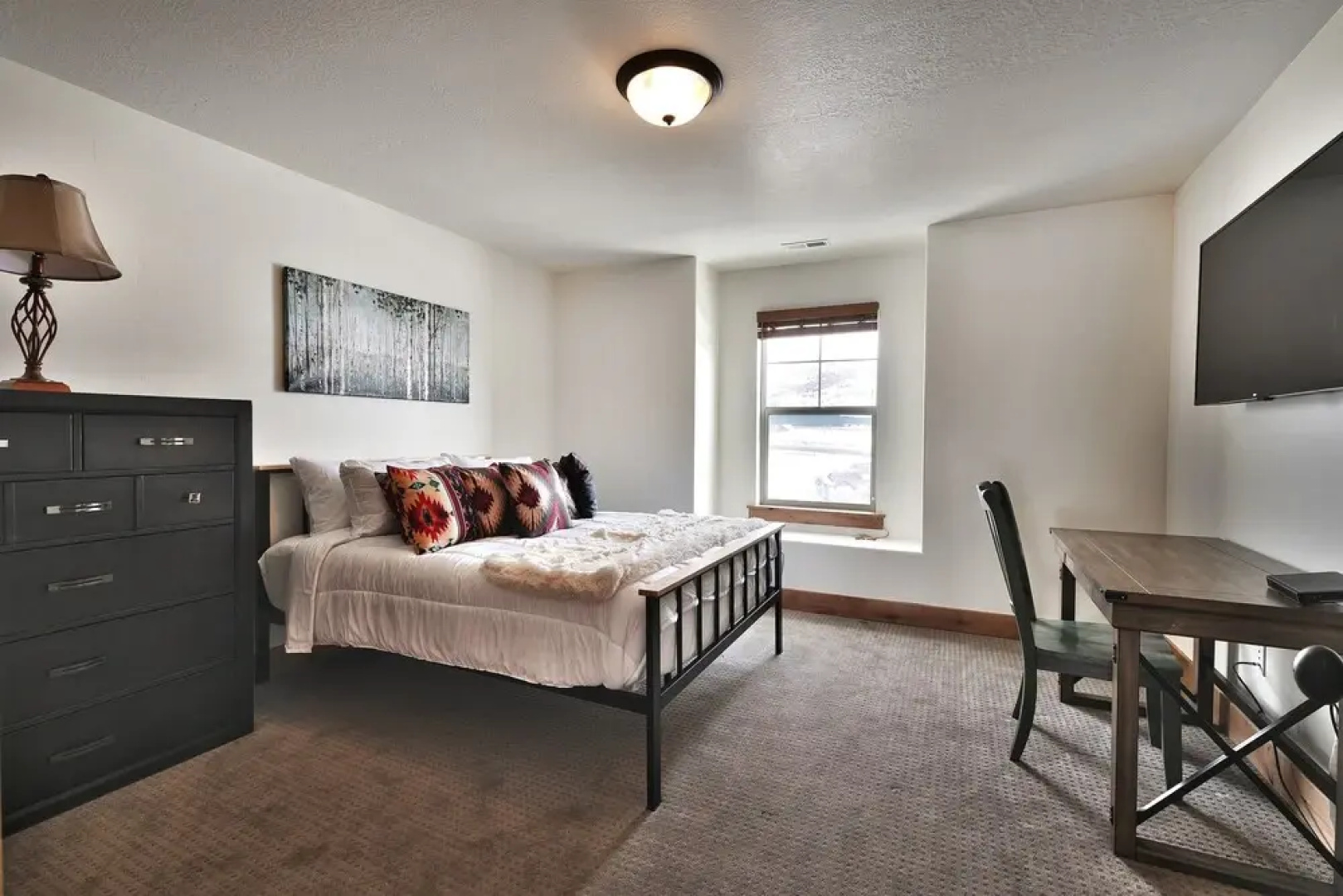 Parks Edge 1119 West Abigail by Blueswell
