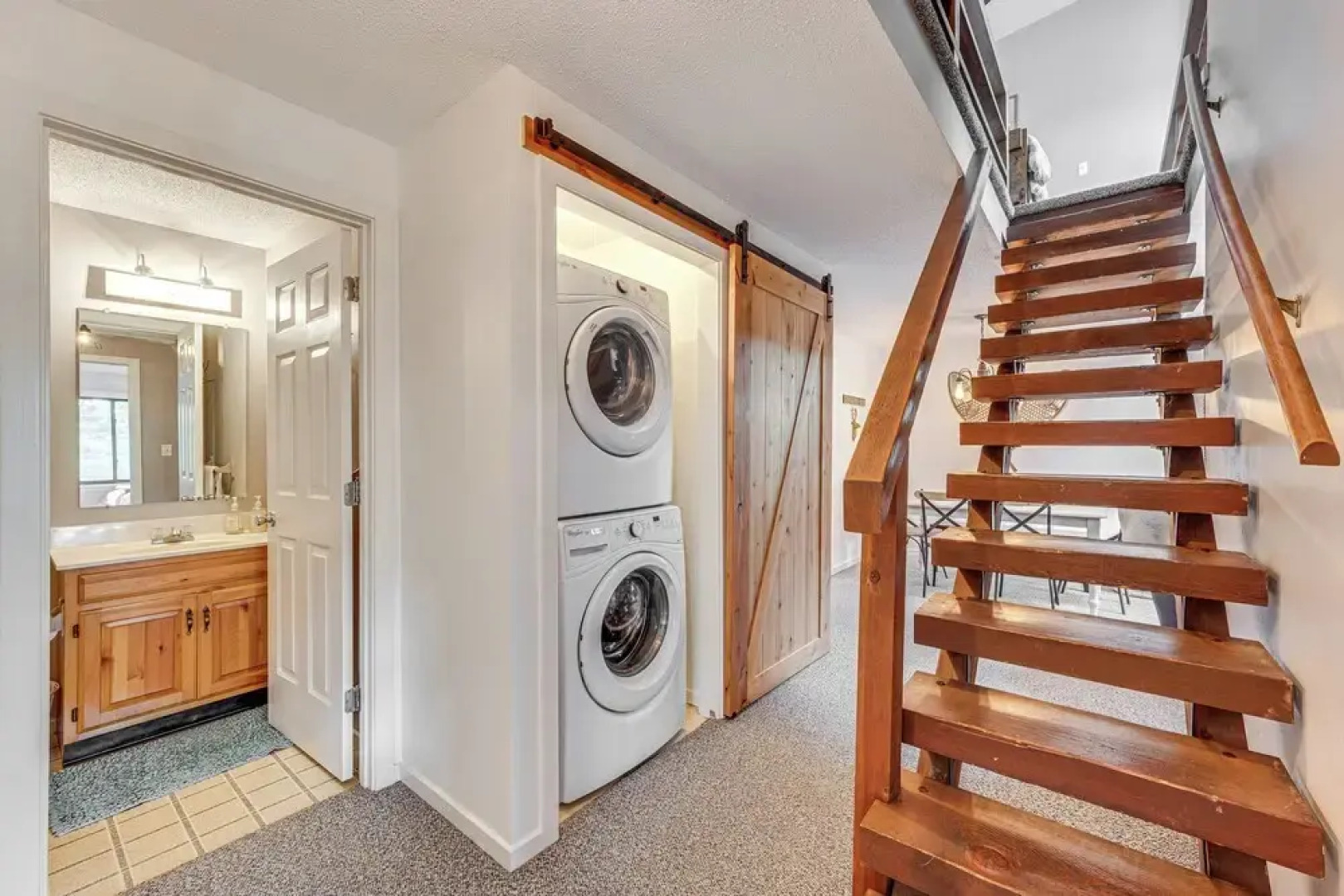 Bartlett Condo: 1 Mi to Attitash Mountain Resort!