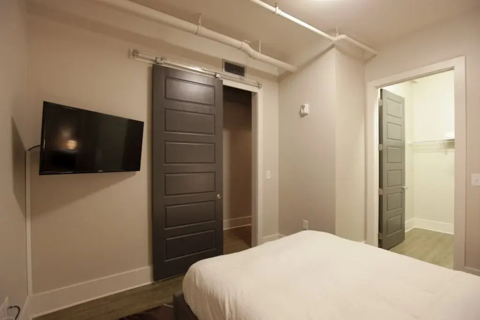 Broadway by Nashville Vacations