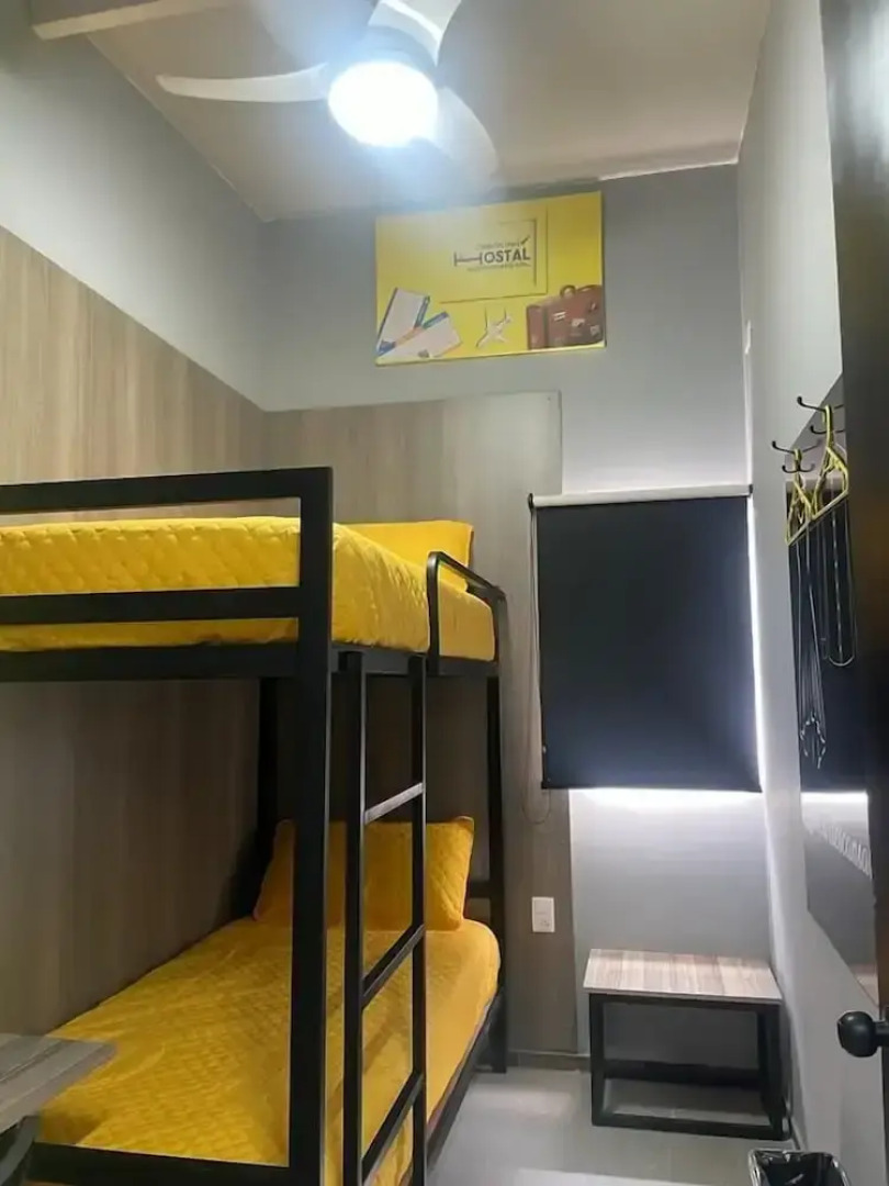 CHECK INN HOSTAL AEROPUERTO GDL - Hostel