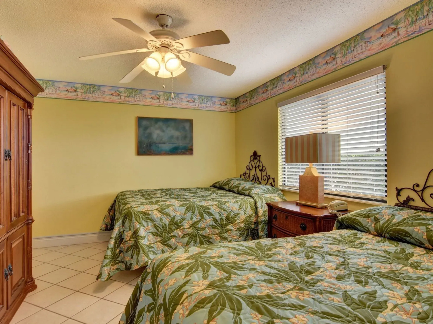 Commodore 107 1st Floor Walk Out to the Beach from Your Patio by RedAw