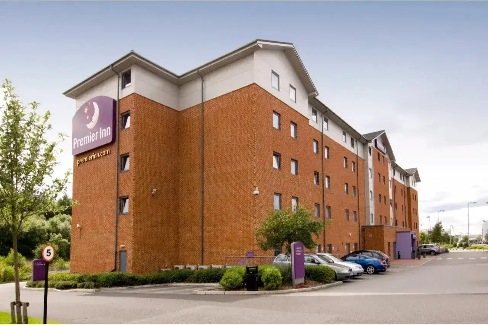 Premier Inn Castleford (Xscape, M62, Jct 32)