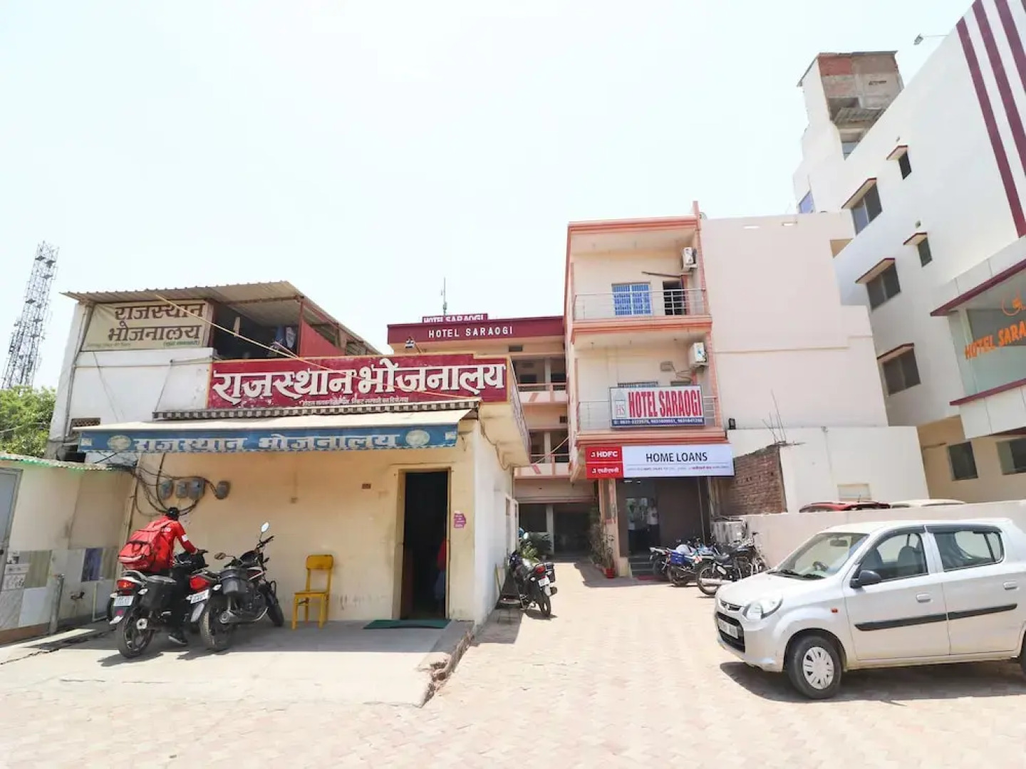 Spot On 39527 Hotel Saraogi