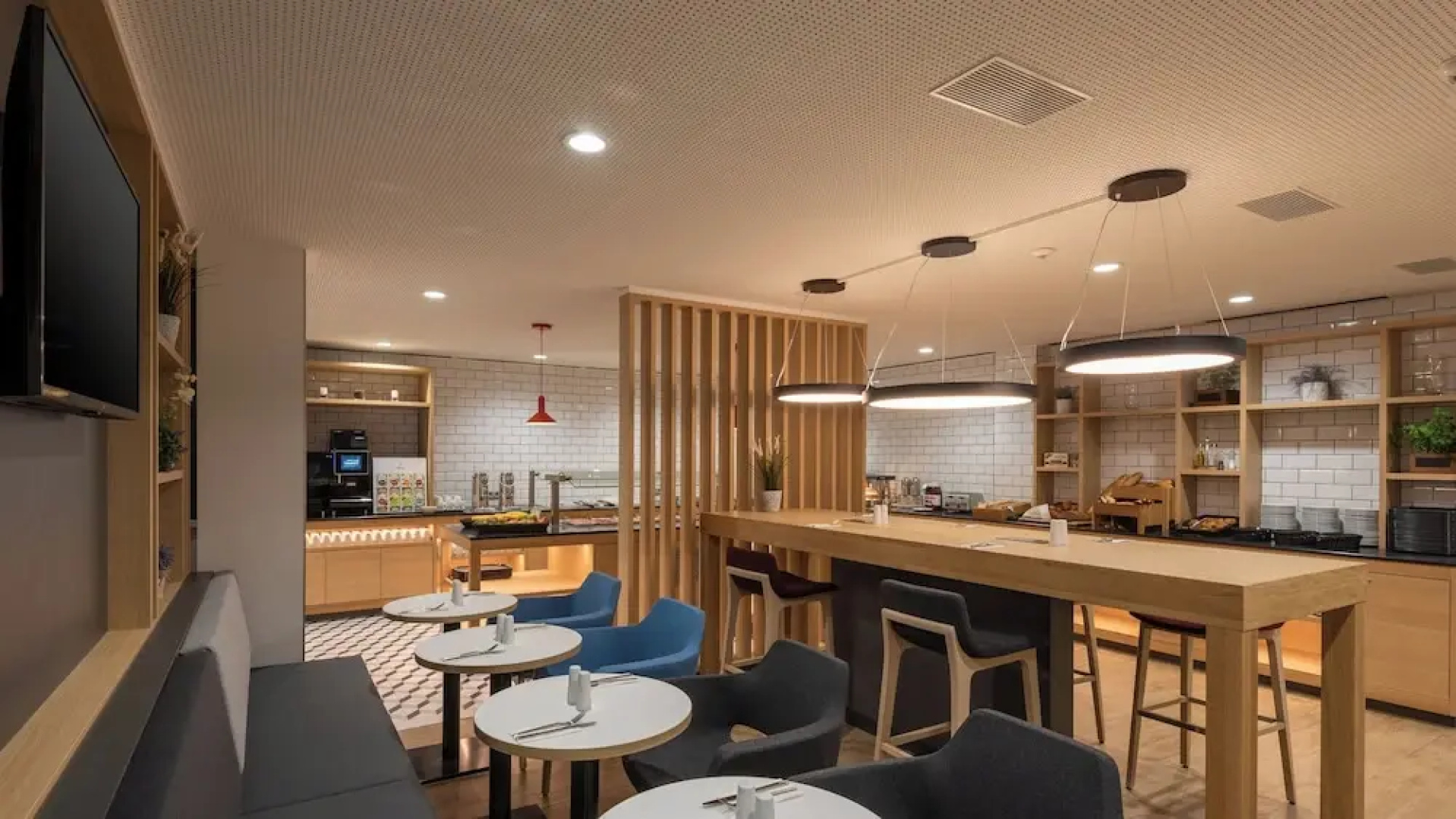 Holiday Inn Express Hamburg South A7 AS42 by IHG