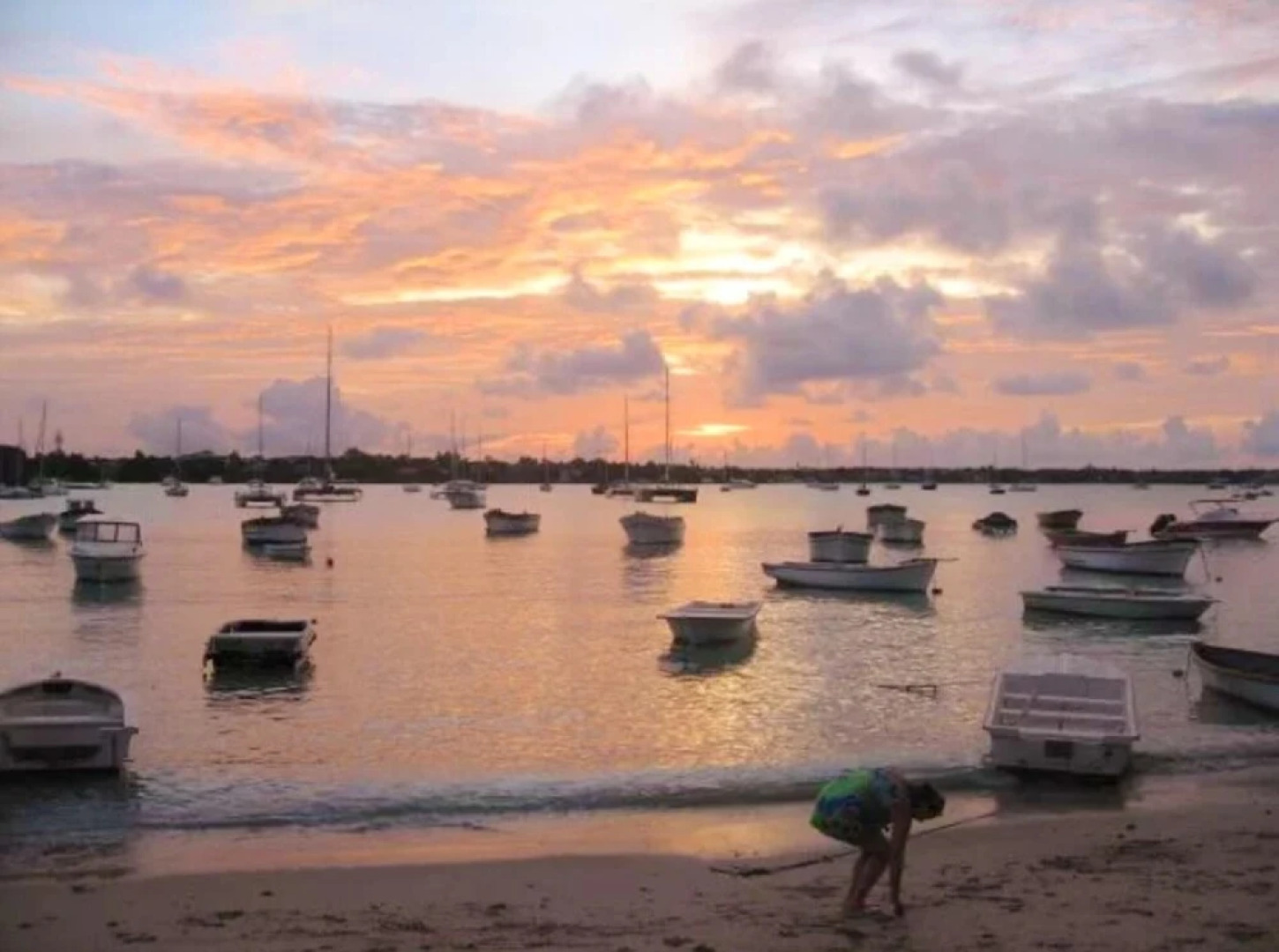 House With in Pereybere With Pool Access and Enclosed Gard