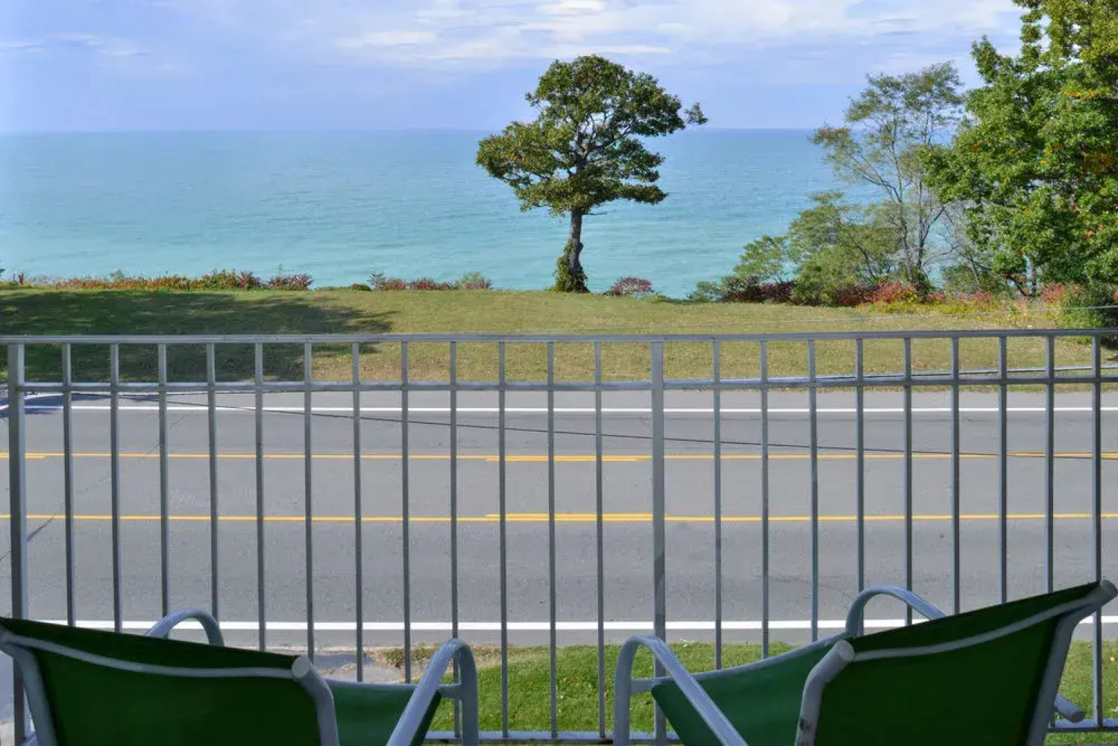 Holiday Inn Express Suites St. Joseph Lakefront