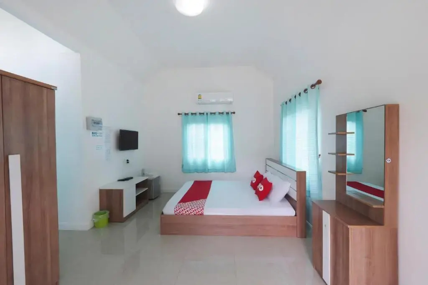 OYO 75339 Full Frame Resort (Vaccinated Staff)