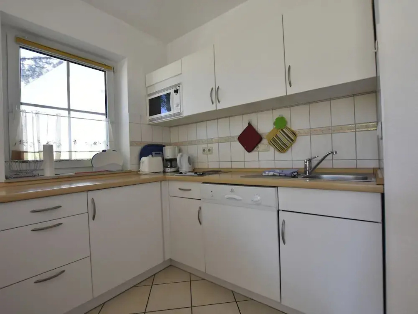 Spacious Apartment with Terrace in Dierhagen