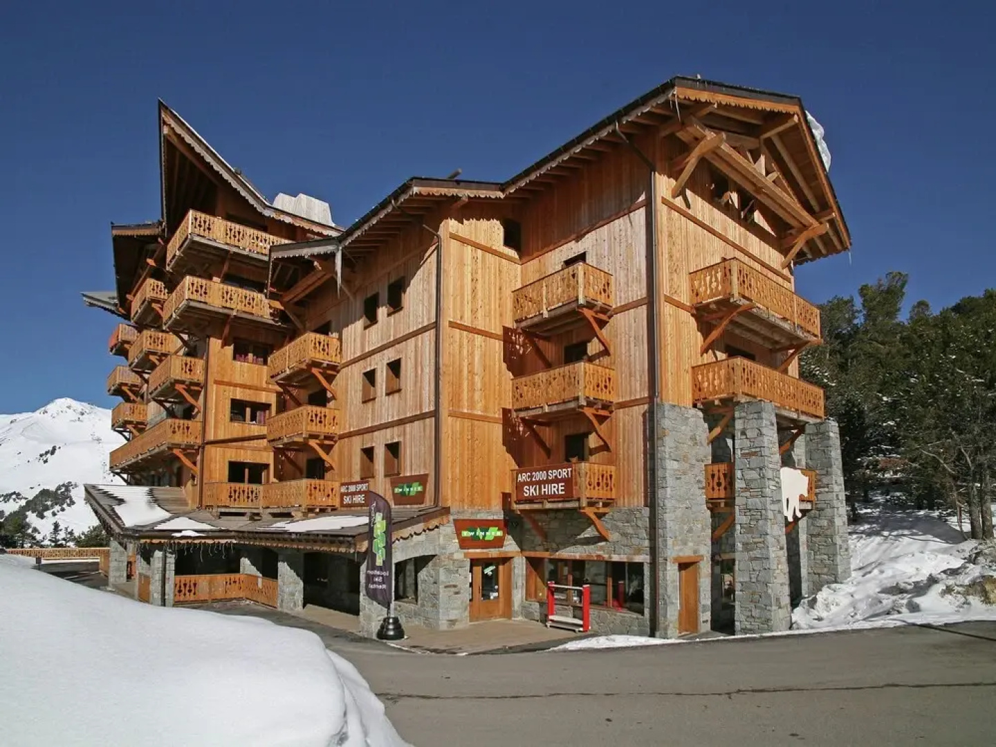 Cozy Rustic Apartment With a Fireplace and Wi-fi in Arc 2000