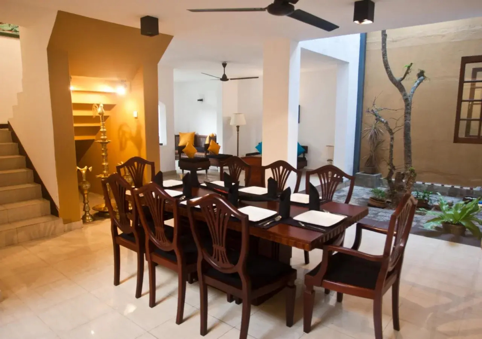 OYO 103 Lavinia Villa