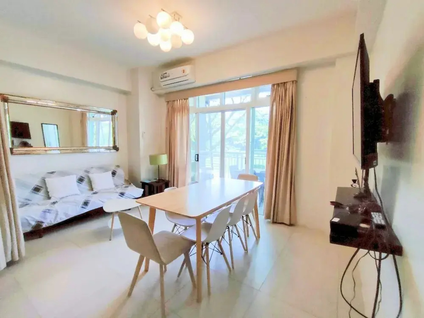 Dr Calayan's 2BR Condo at Pico De Loro
