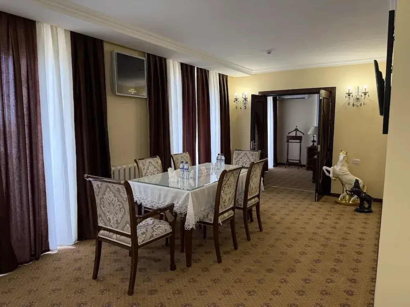 Hotel Yoshlik