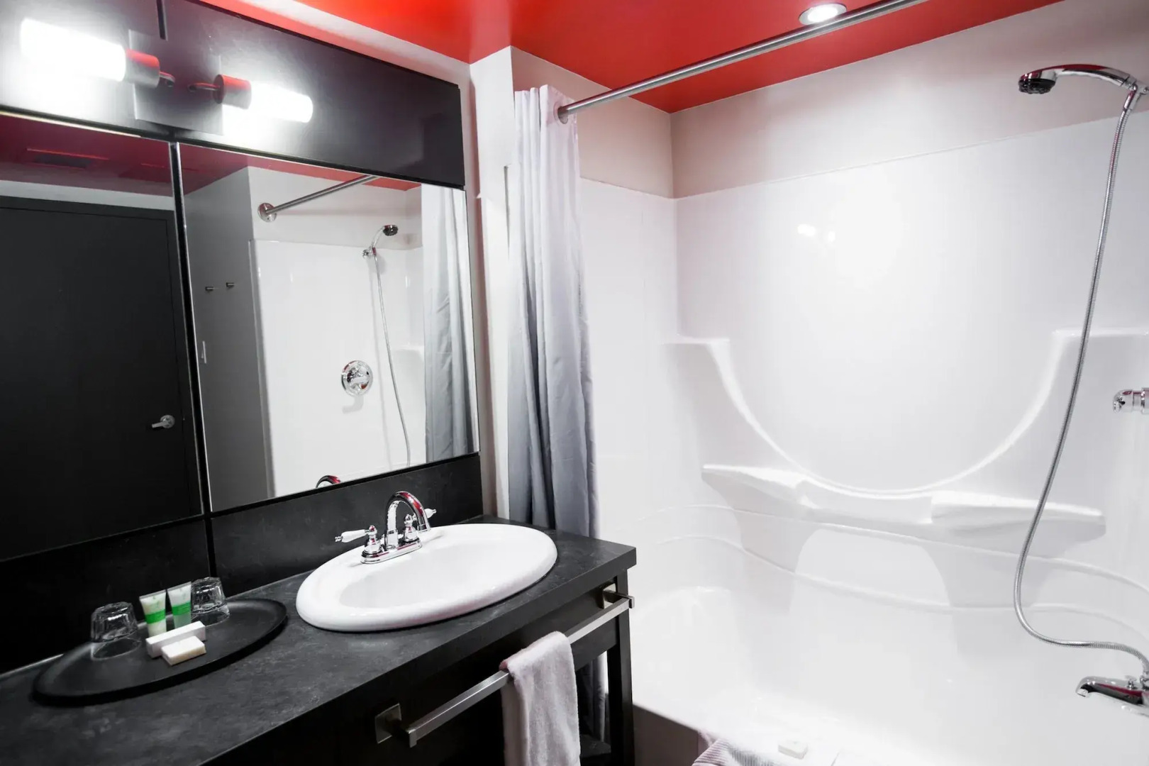 Grand Times Hotel Quebec City Airport