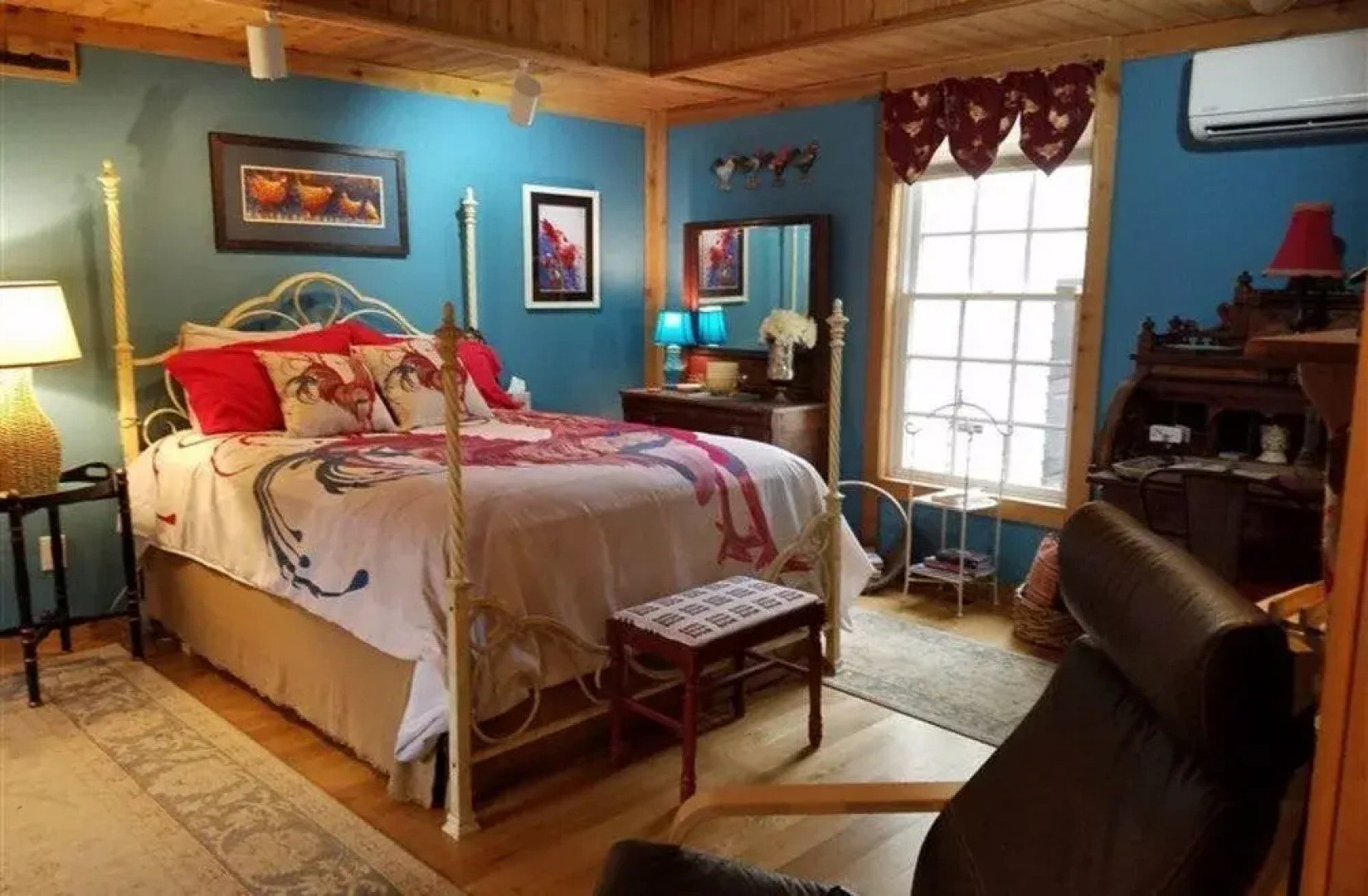 Silly Chickens Lodge B&B