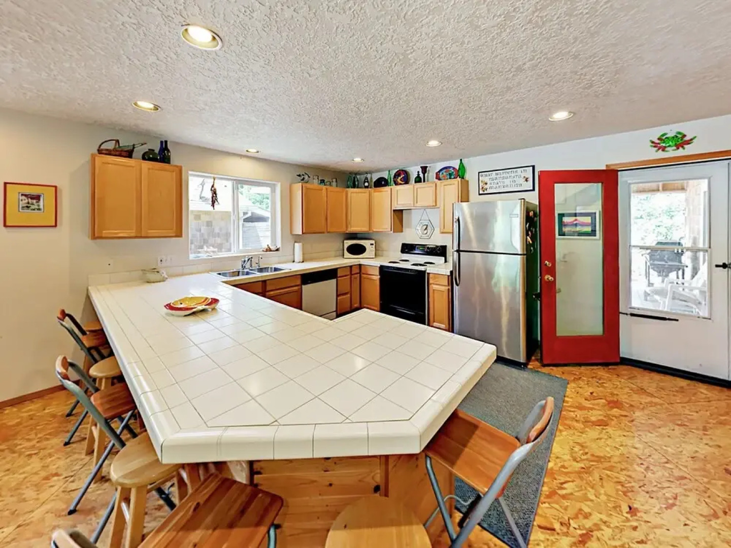 4br W/ Deck - Steps To The Beach! 4 Bedroom Home