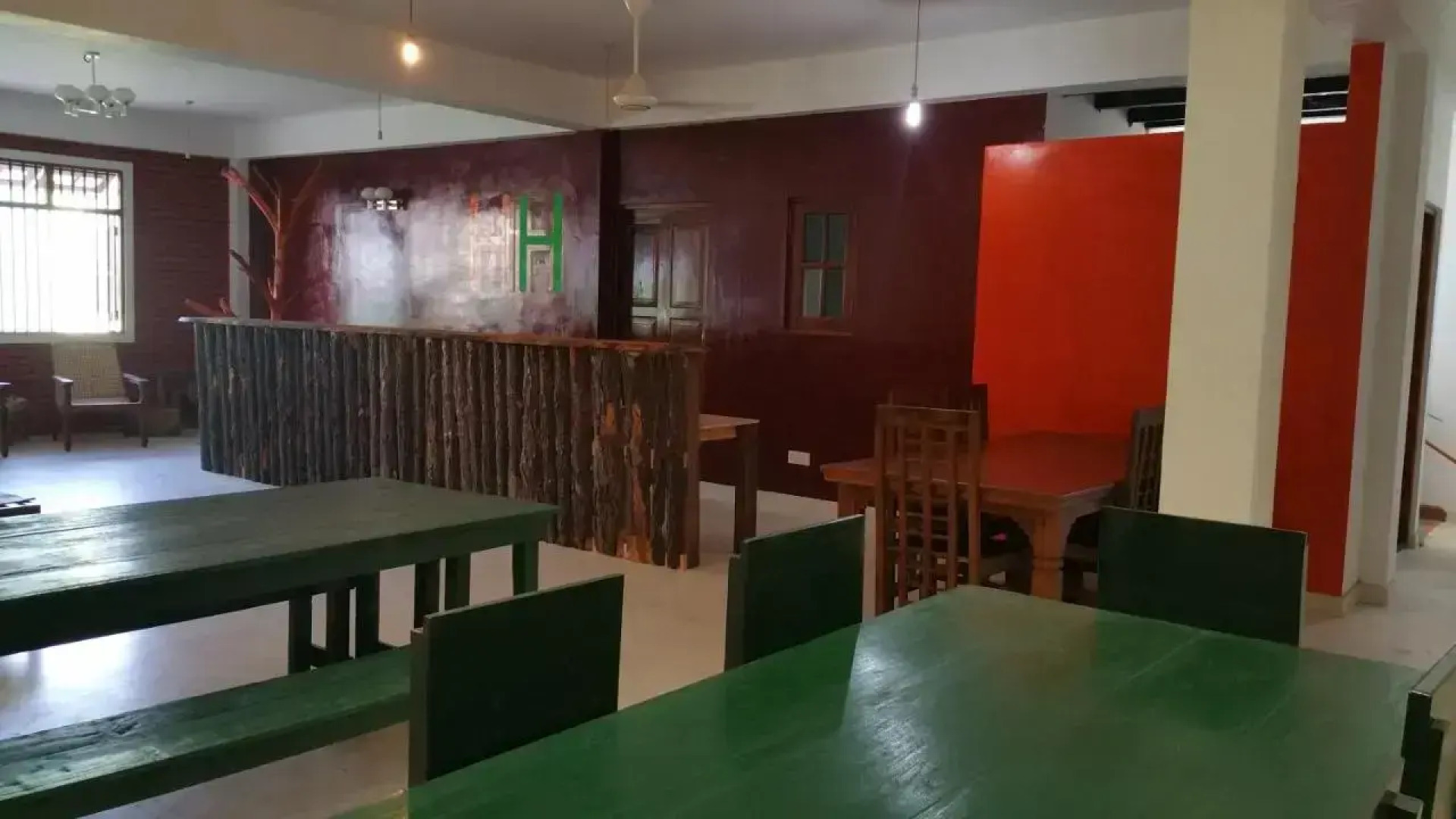 Hitchhike Backpackers