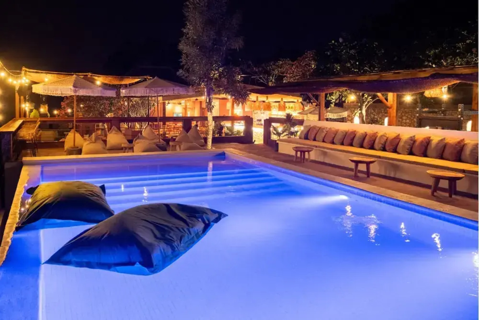 Mad Monkey Nusa Lembongan