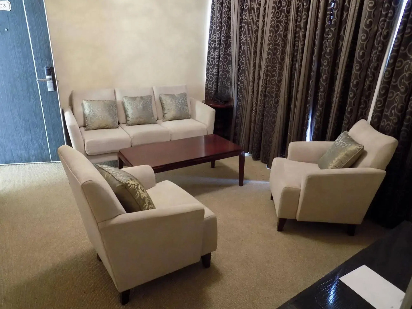 Caravel Suites