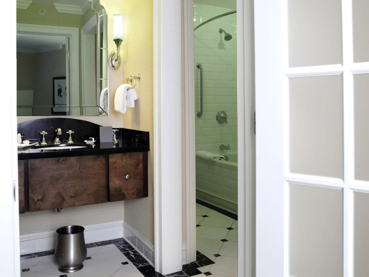 The Raphael Hotel, Autograph Collection