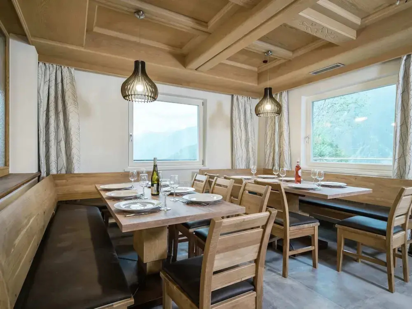 Large Luxury Chalet near Ski Area Zillerarena Königsleiten