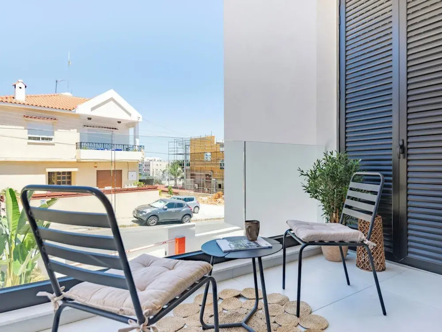 Sanders Only - Enchanting Studio With Balcony