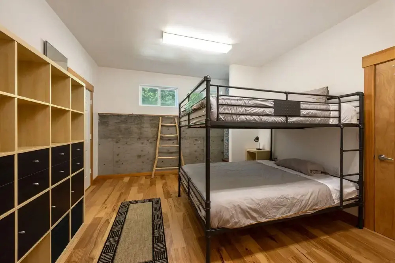 White Stag 4 Bedroom Home by RedAwning