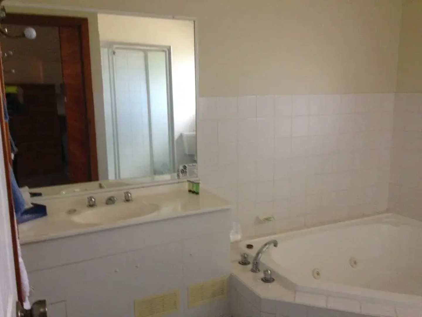 Colonial Motel and Serviced Apartments