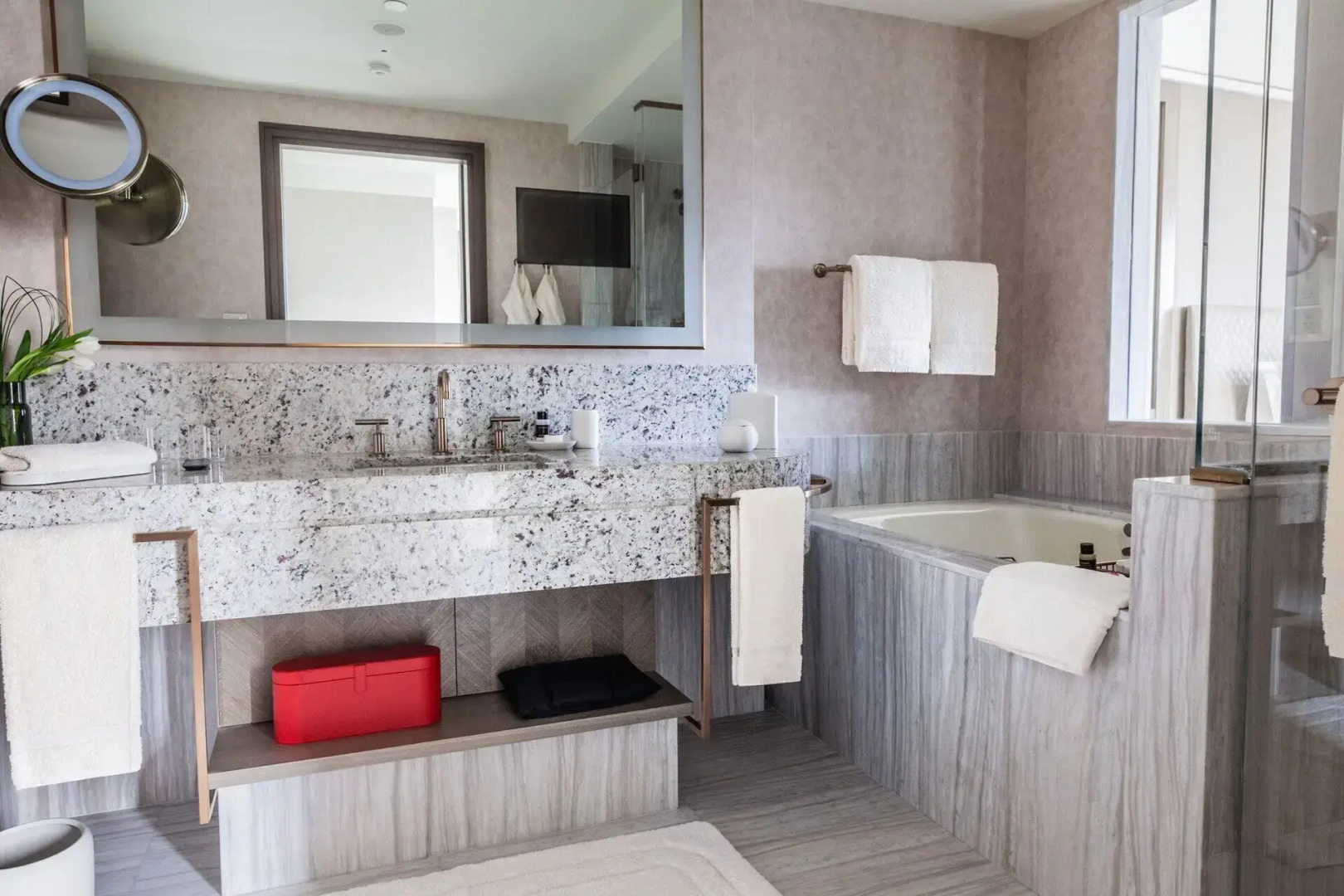 Отель Four Seasons Riyadh At Kingdom Center