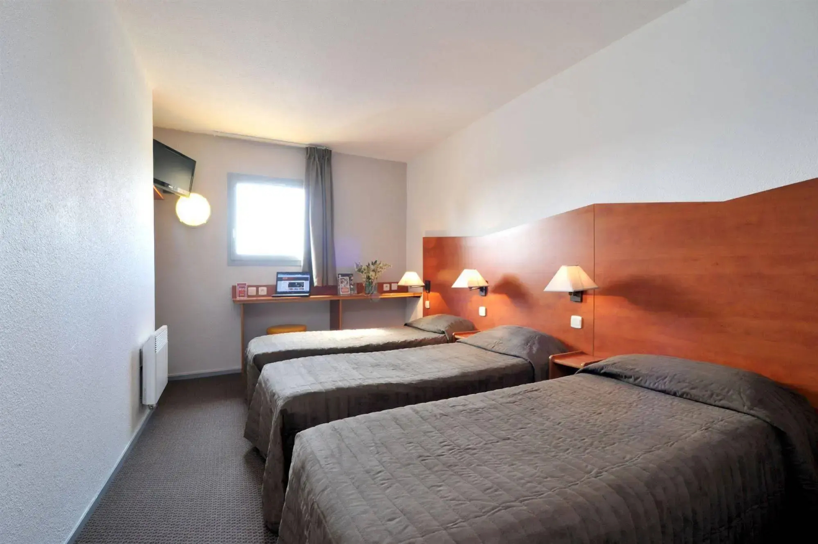 Hotel & Residence Calais Car Ferry