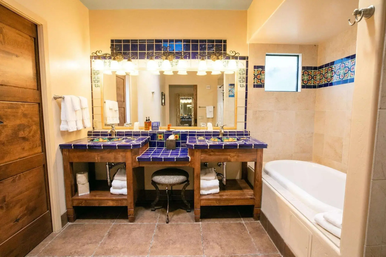 Hacienda Del Sol Guest Ranch Resort