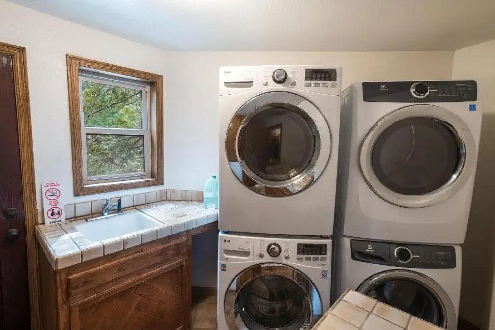 Four Seasons - 3br/4ba Holiday Home