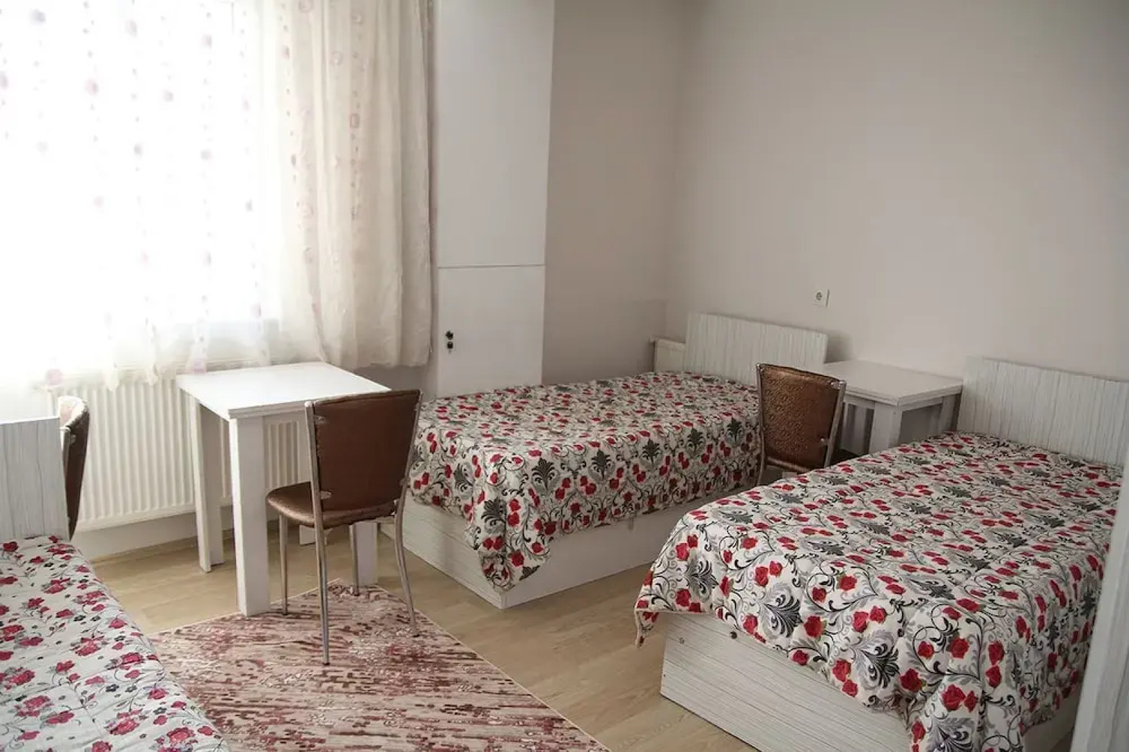 Seckin Apart - Caters to Adult Women