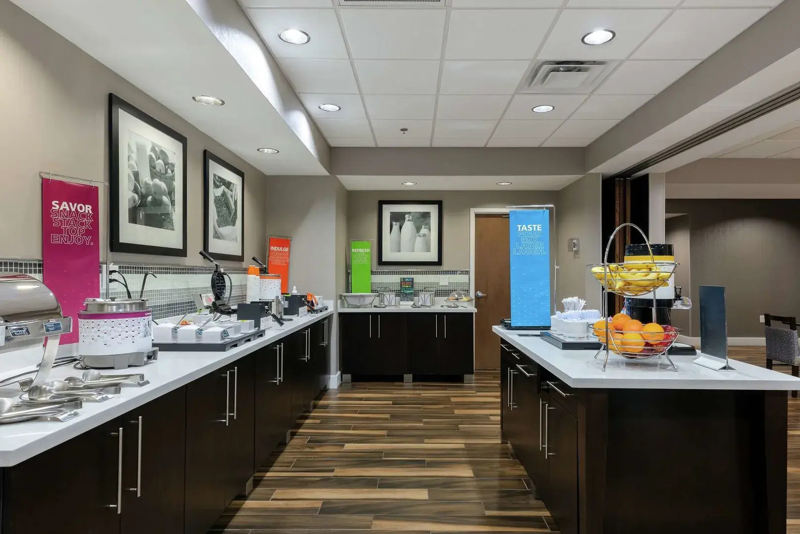 Hampton Inn Emerson LakePoint