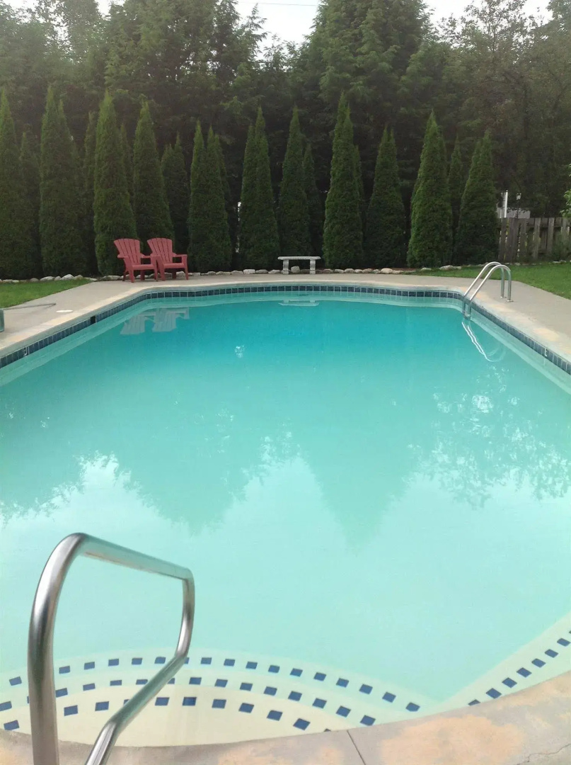 Toll Road Inn