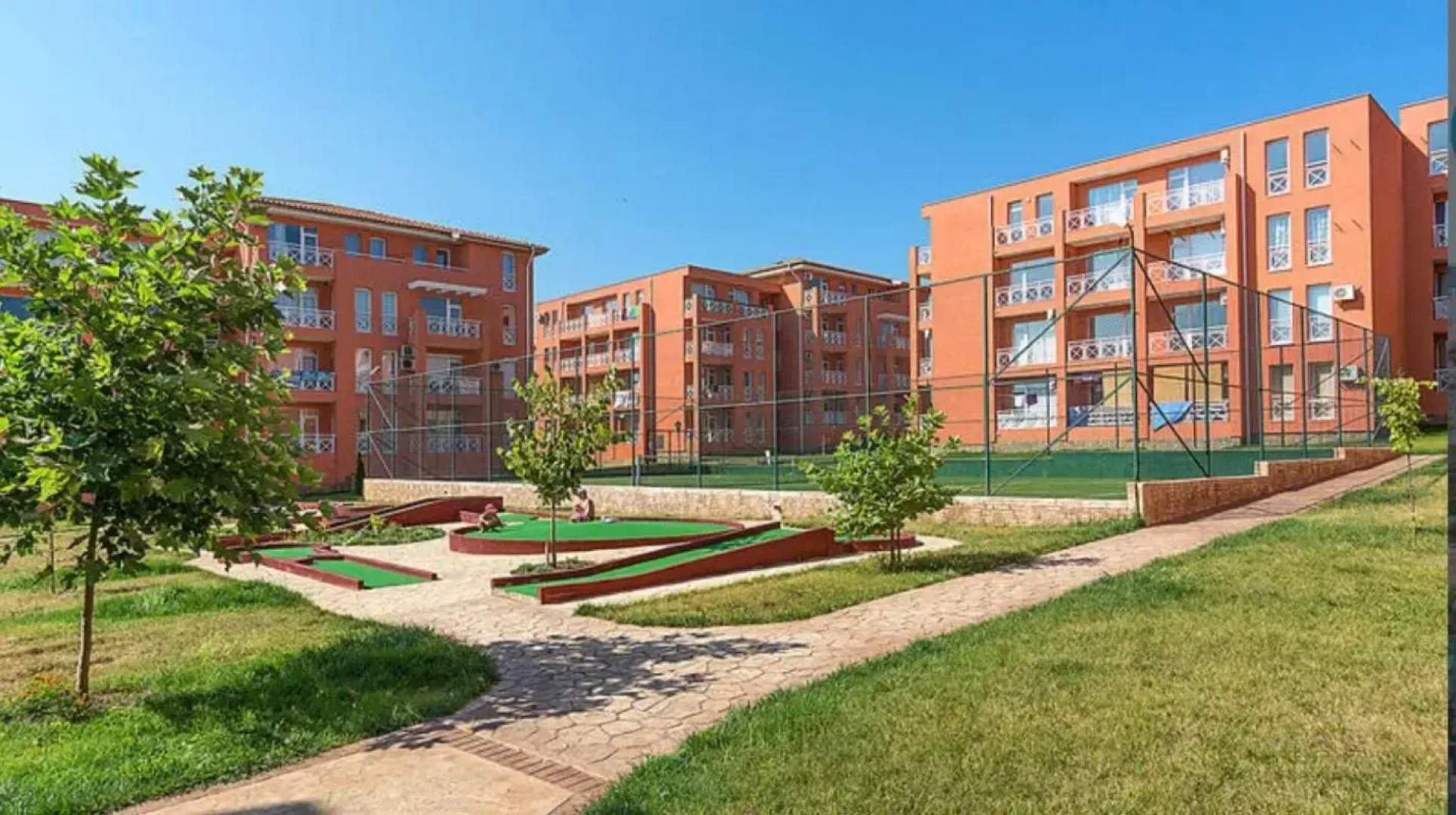 Sunny Day 6 Apartment