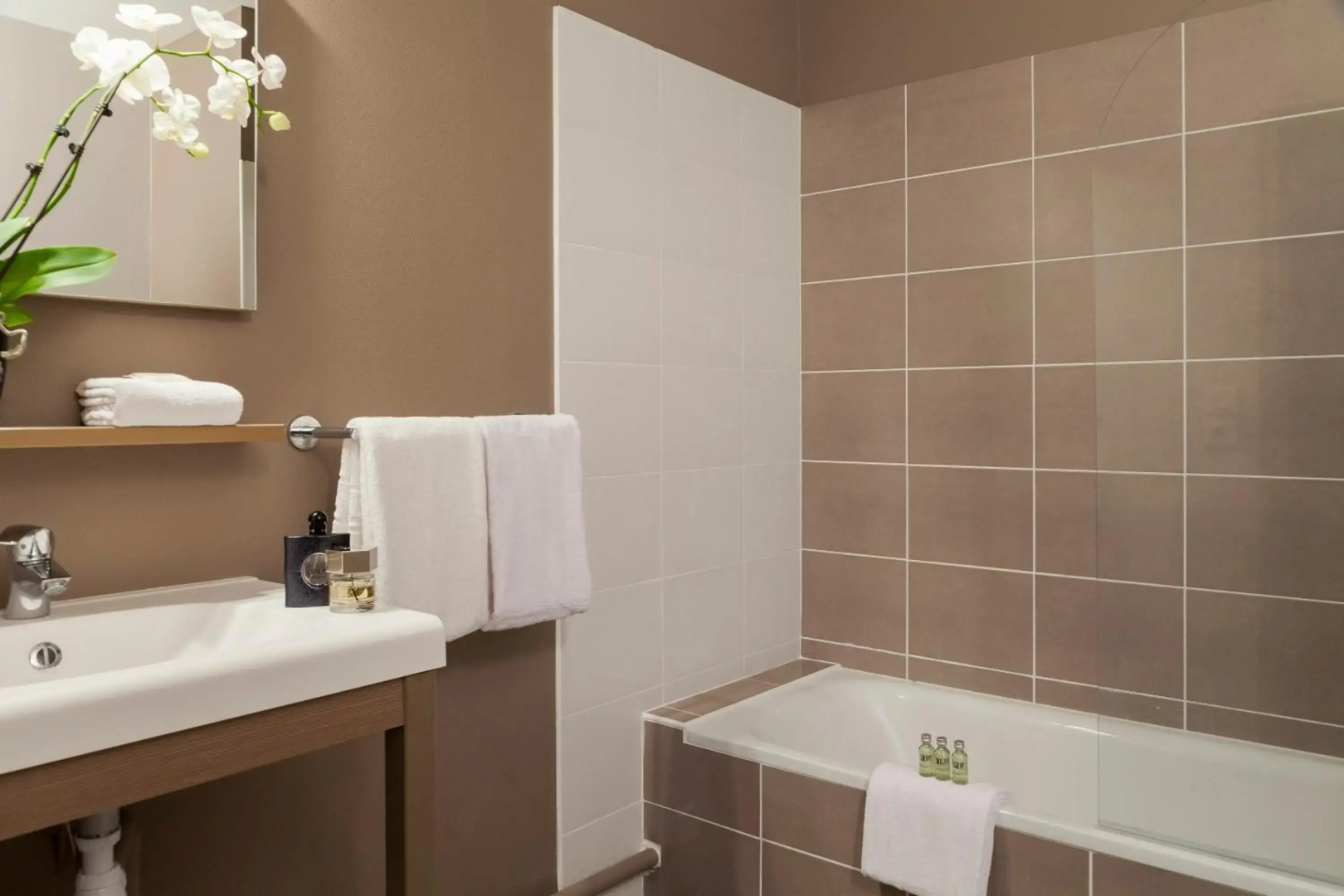 Nehô Suites Porte de Genève - Gare Annemasse