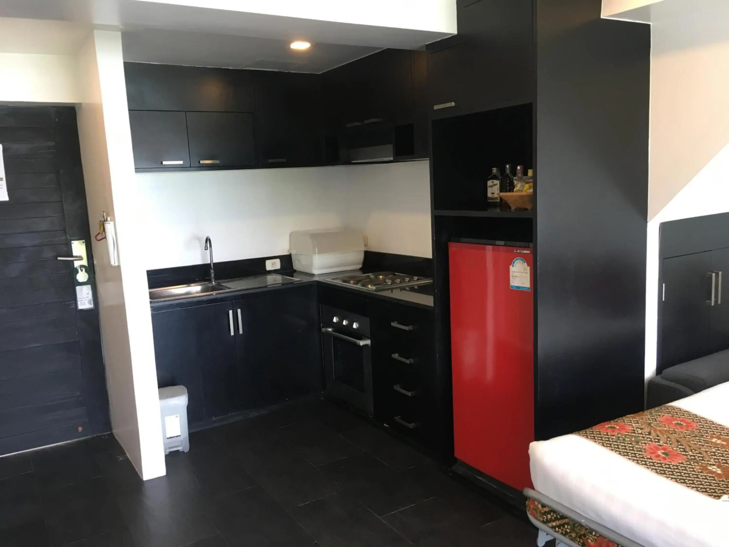 The Front Hotel and Apartment