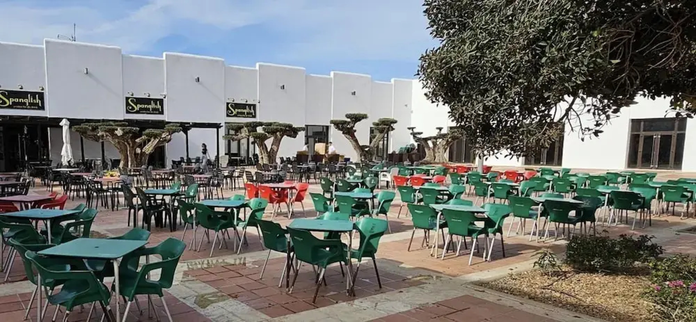 Stylish 2-bed Apartment Overlooking the Fairways