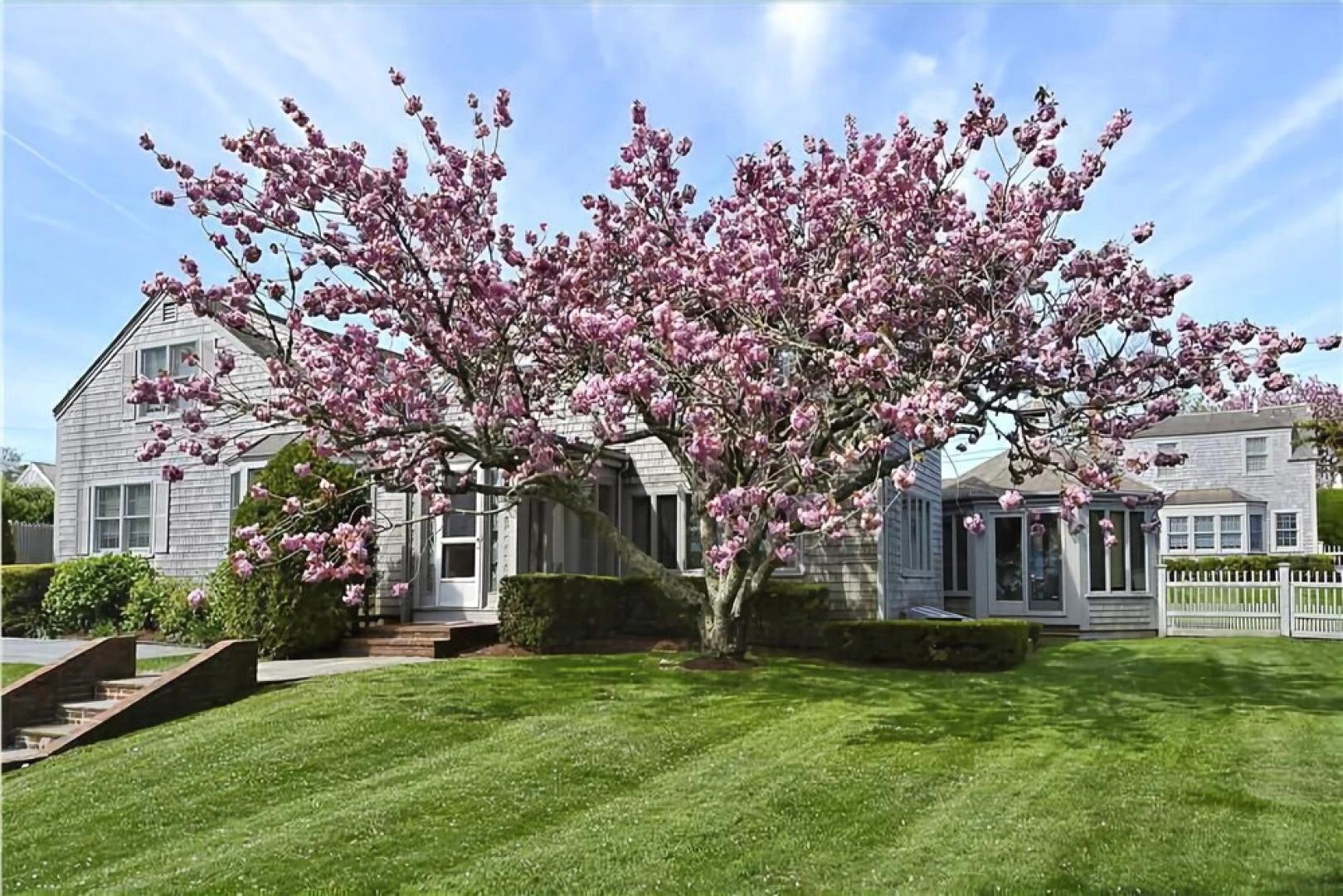 221 Shore Road - Nine Bedroom House