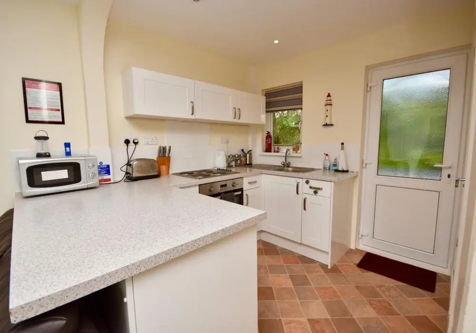 Seashells Dog Friendly Seaview Beach Chalet Sleeps 4 Beach Opposite